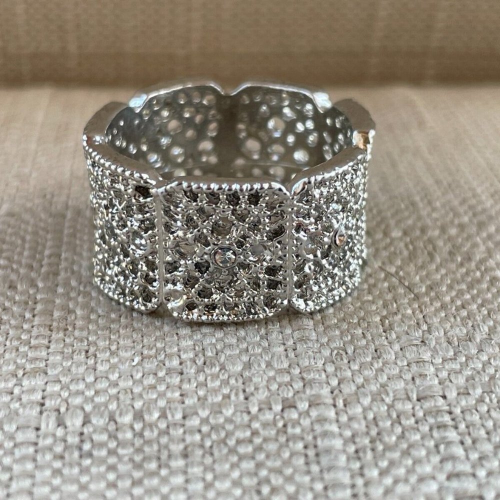 Women Ring Silver Tone Rings Fashion Jewelry Crystal Accent Size 11 - Picture 6 of 8